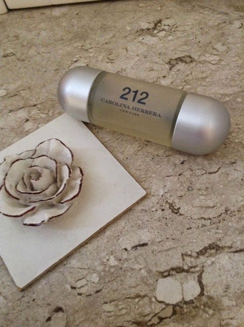 212 Carolina Herrera resenha de perfume